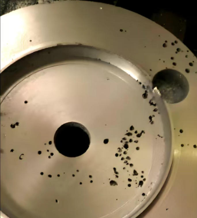 Charakteristika a preventivní opatření subkutánní poréznosti v šedých litinových částech