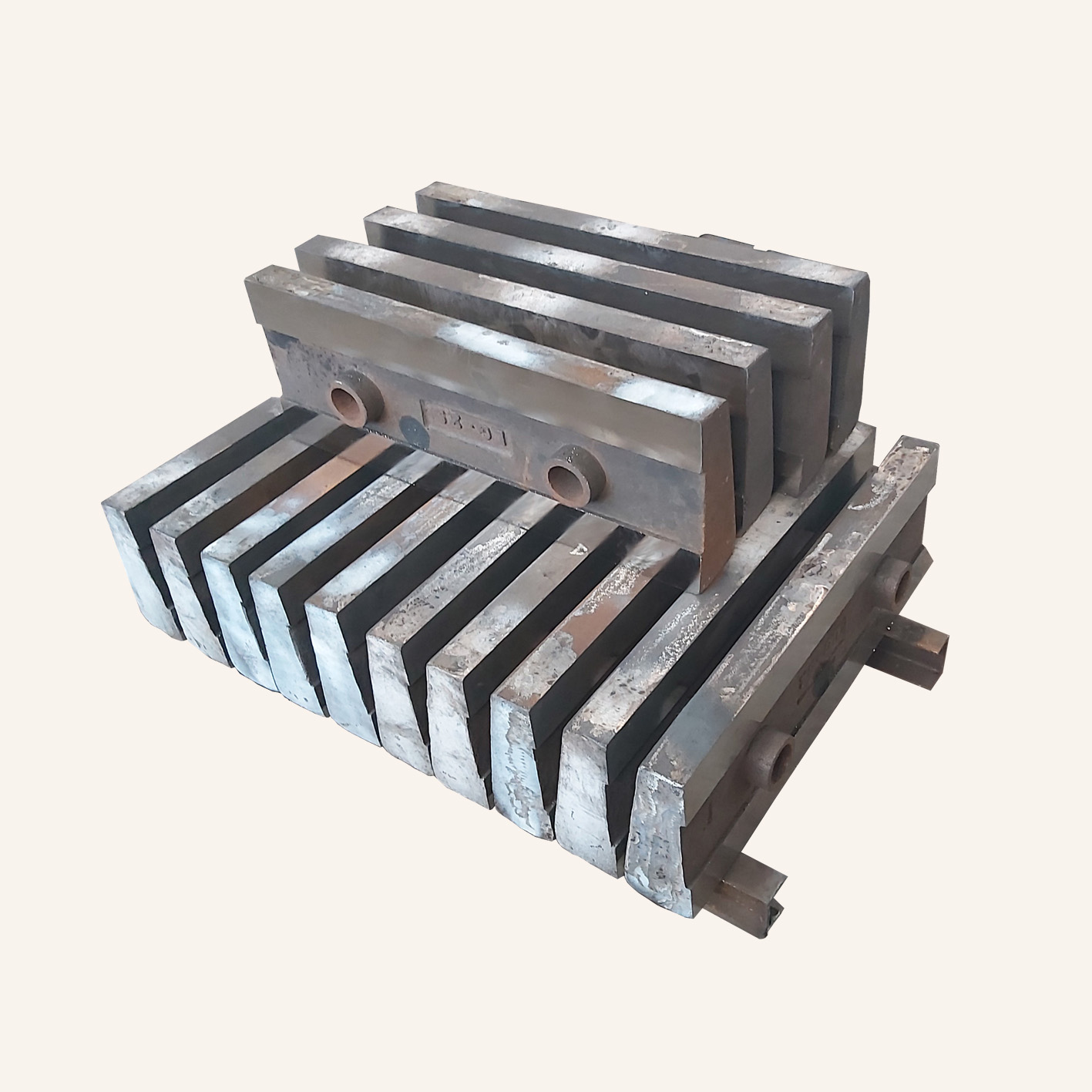 Praxe používání odlitků ztracených pěny k výrobě podšívkových desek s vysokým manganem pro drtiče